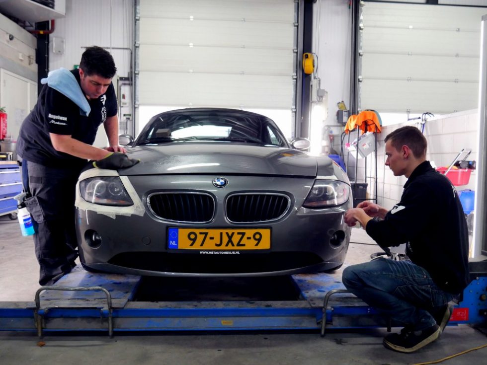 BMW Z4 car detailing